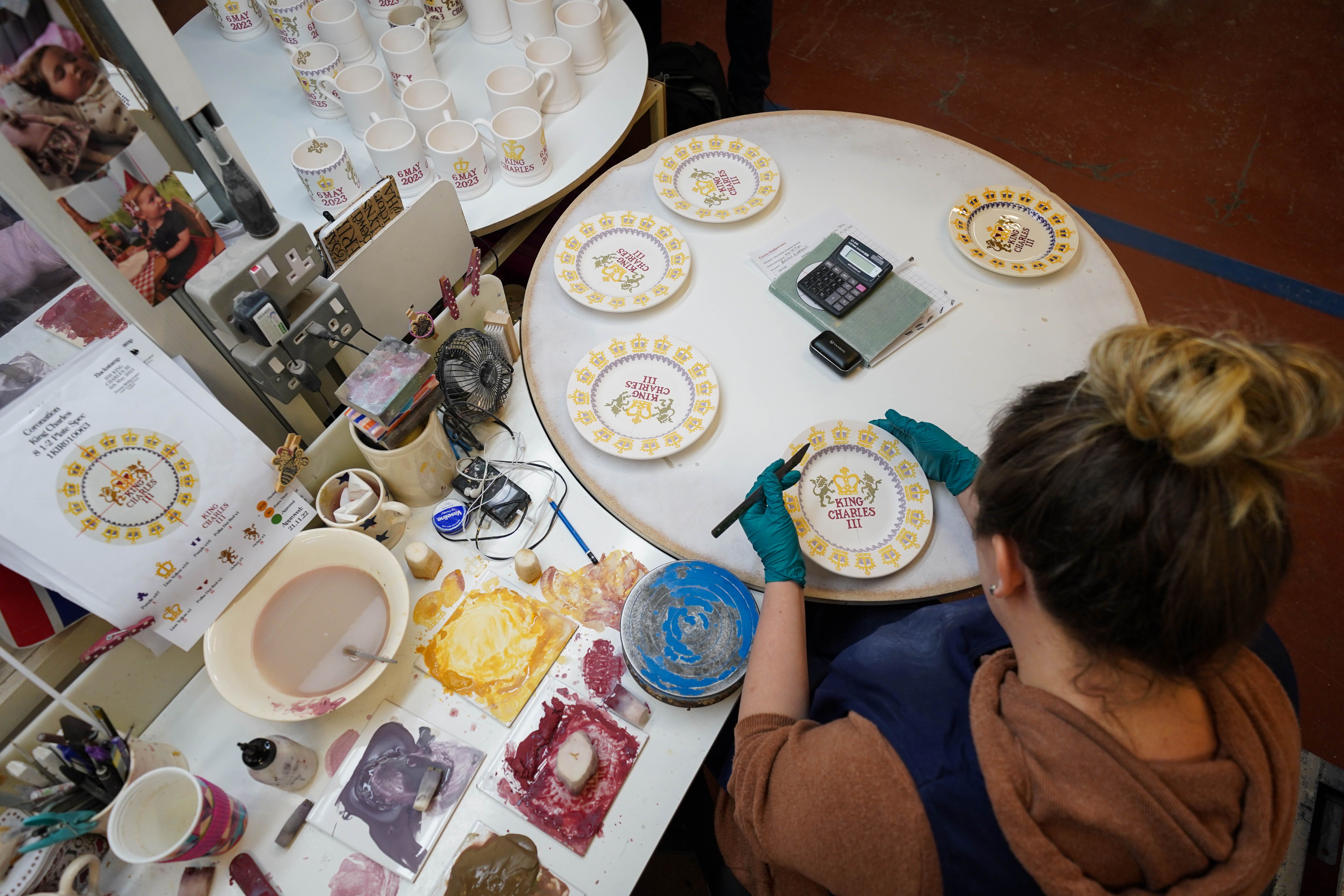 Emma Bridgewater coronation ware sees history continue - BBC News