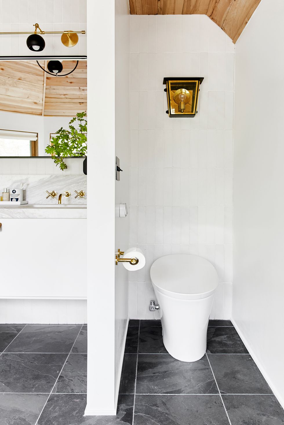 10 Small Powder Room Vanity Ideas You and Your Guests Will Both Love