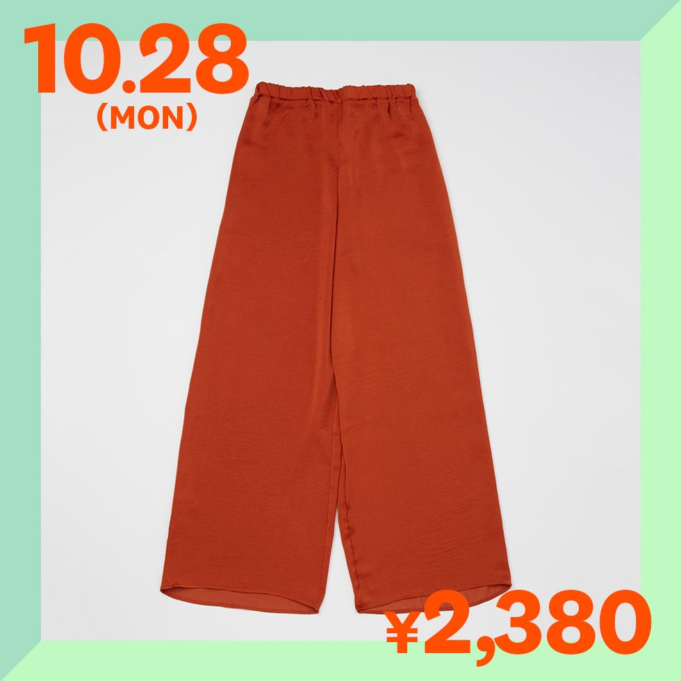 Clothing, Orange, Trousers, Sportswear, Pocket, Shorts, Active pants, 