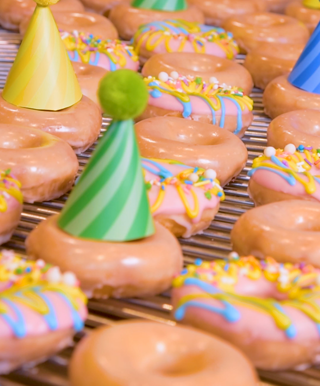 Sweetness, Food, Cuisine, Dessert, Confectionery, Chocolate, Bonbon, Icing, Baked goods, Baking, 