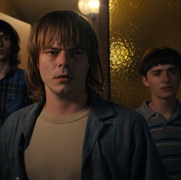 stranger things l to r finn wolfhard as mike wheeler, charlie heaton as jonathan byers and noah schnapp as will byers in stranger things cr courtesy of netflix © 2022