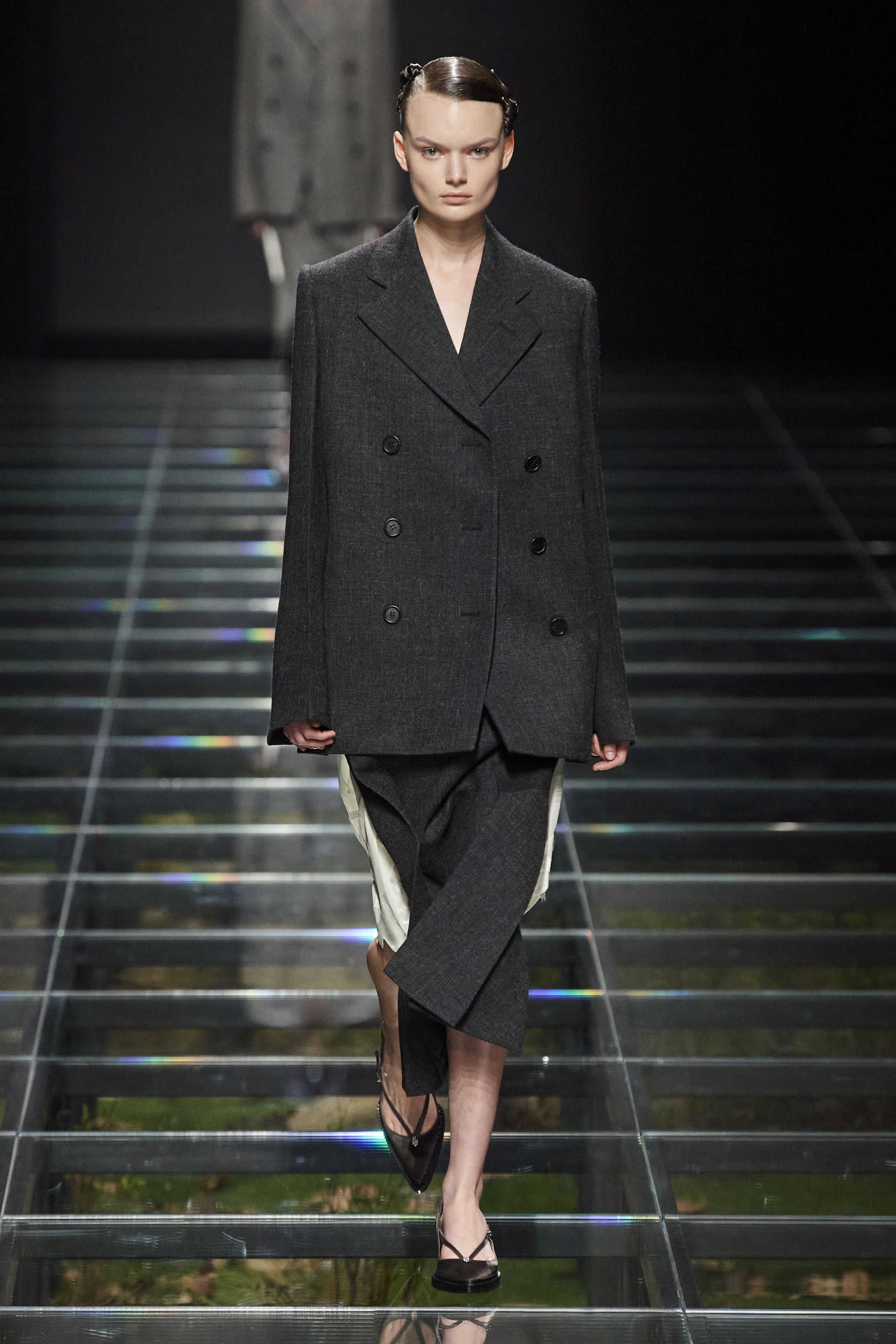 プラダ　マガジン prada-f24-002-65dd4389b78a9.jpg