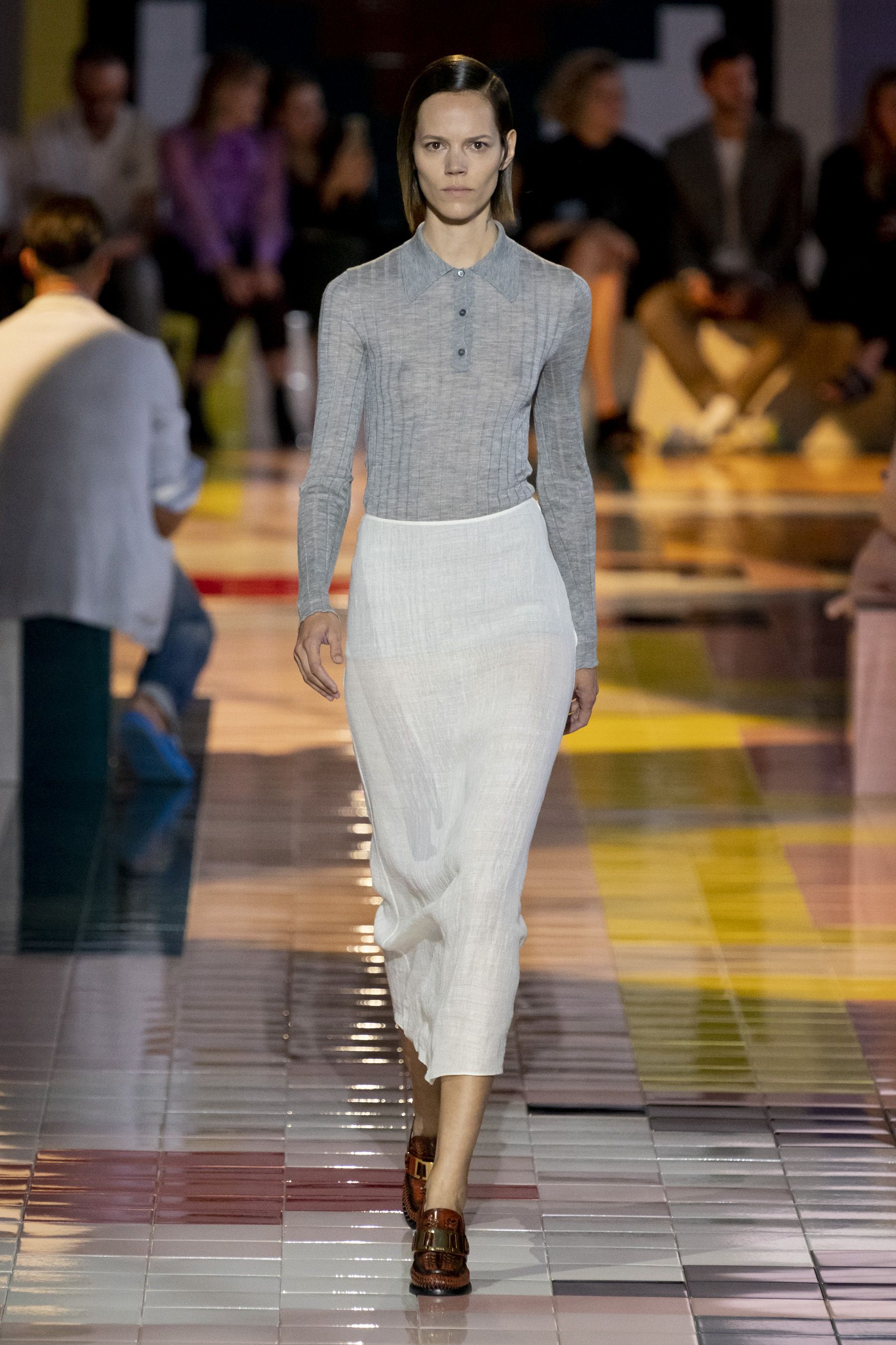 【ランウェイ】PRADA◆ジョーゼット ドット ペンシルスカート PRADA」(プラダ)|2020春夏コレクション