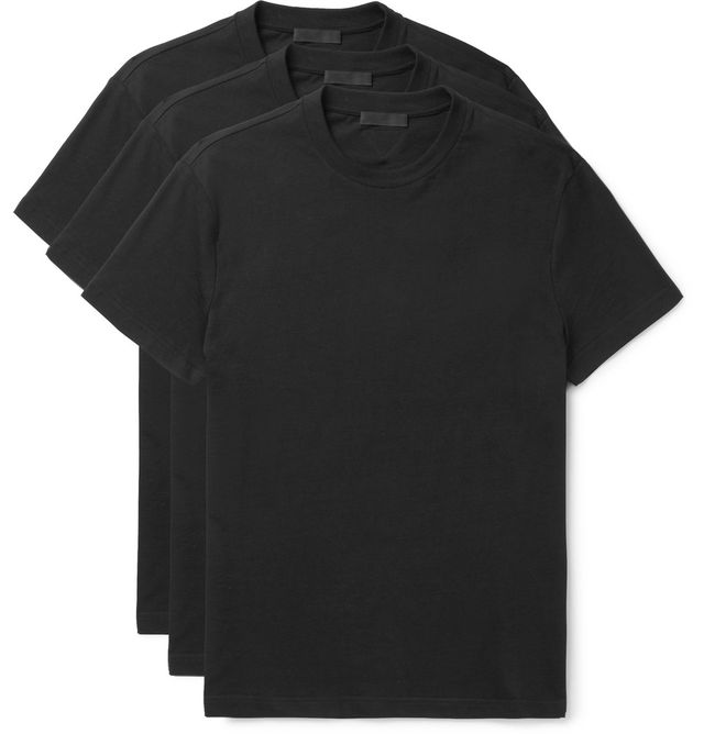 Clothing, T-shirt, Black, Sleeve, Active shirt, Top, Collar, 