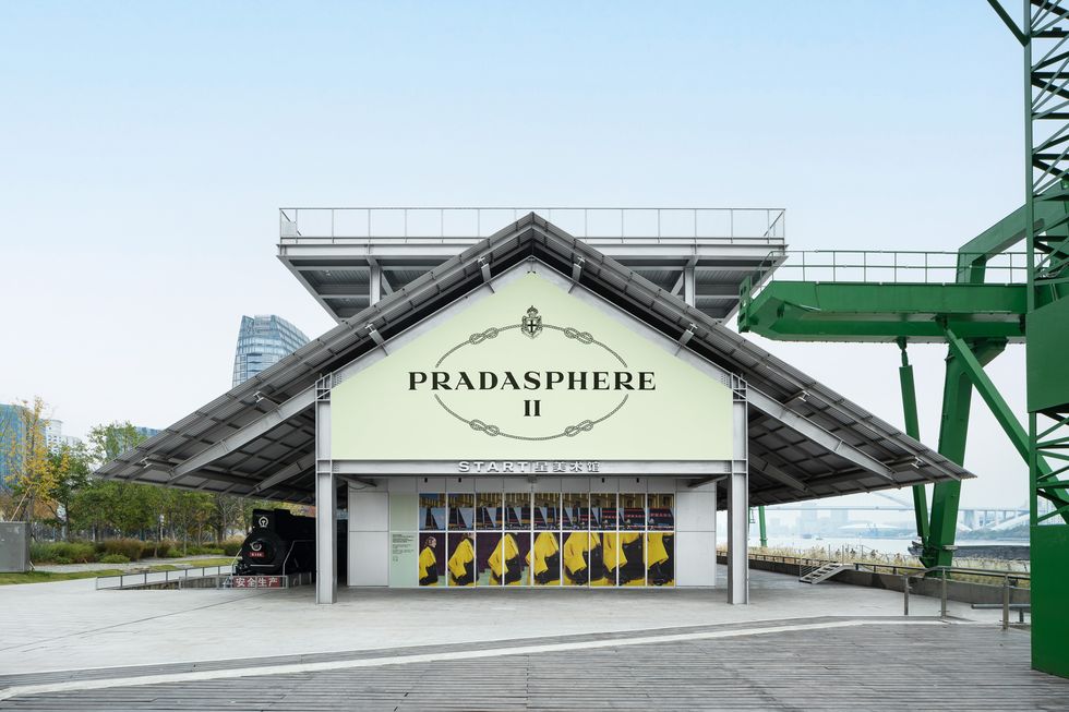 《pradasphere ii》上海展覽介紹！品牌創立110週年一次回顧，電影院、vr賽船體驗還有期間限定prada cafe！