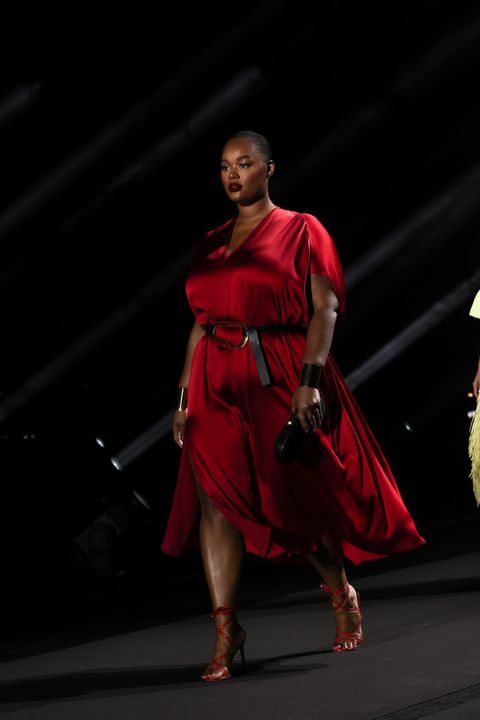 luisaviaroma and british vogue – "runway icons" fashion show
