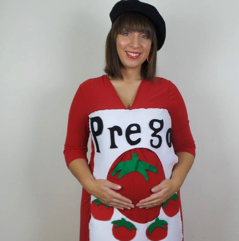 blogger felicia ramospeters dresses as a jar of prego as part of a pregnant halloween costume