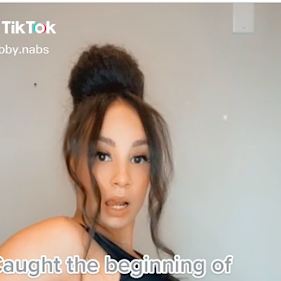 8 Week Belly Bump Sexy - Pregnant woman shares TikTok video of the moment her bump dropped