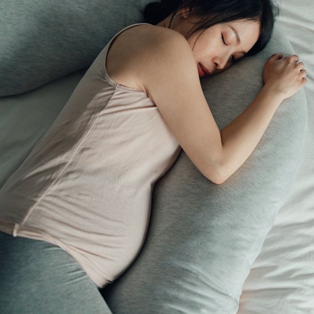 The 11 Best Pregnancy Pillows of 2023 for Comfort and Support