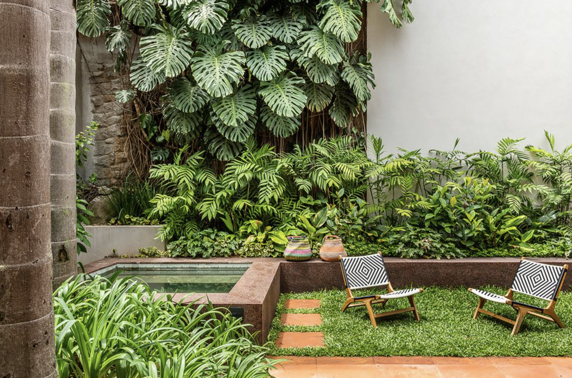 Funcionales y fáciles de instalar: las pérgolas de pared son la solución  que buscabas para tener sombra en terrazas y jardines