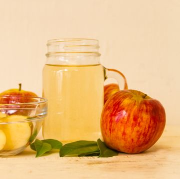 preparation of healthy organic apple cider vinegar