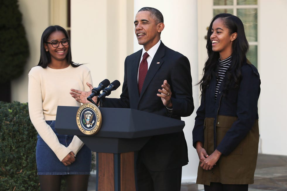 barack obama with sasha and malia during his presidency