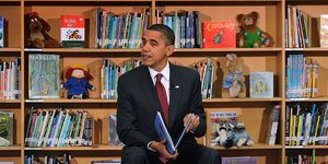 obama reads his book to second graders in virginia