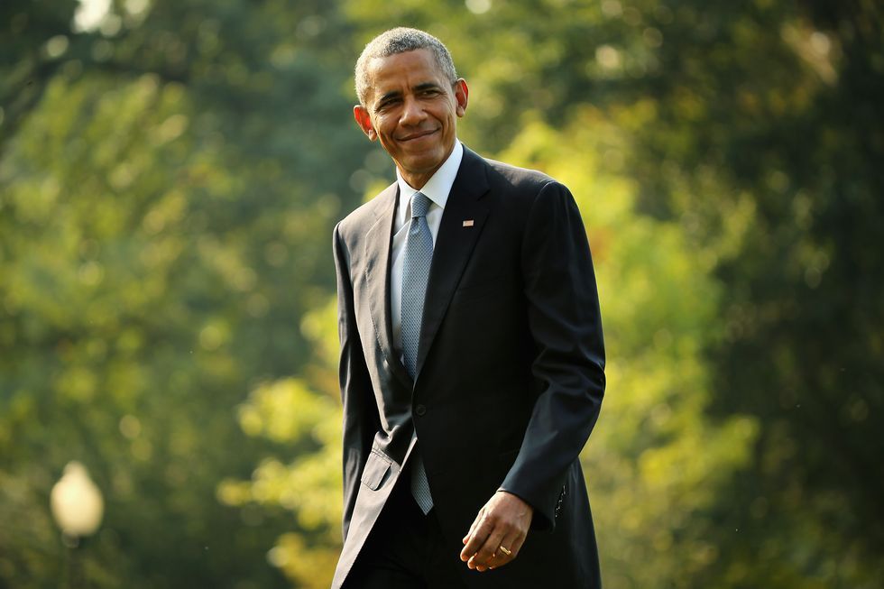 president-barack-obama-waves-