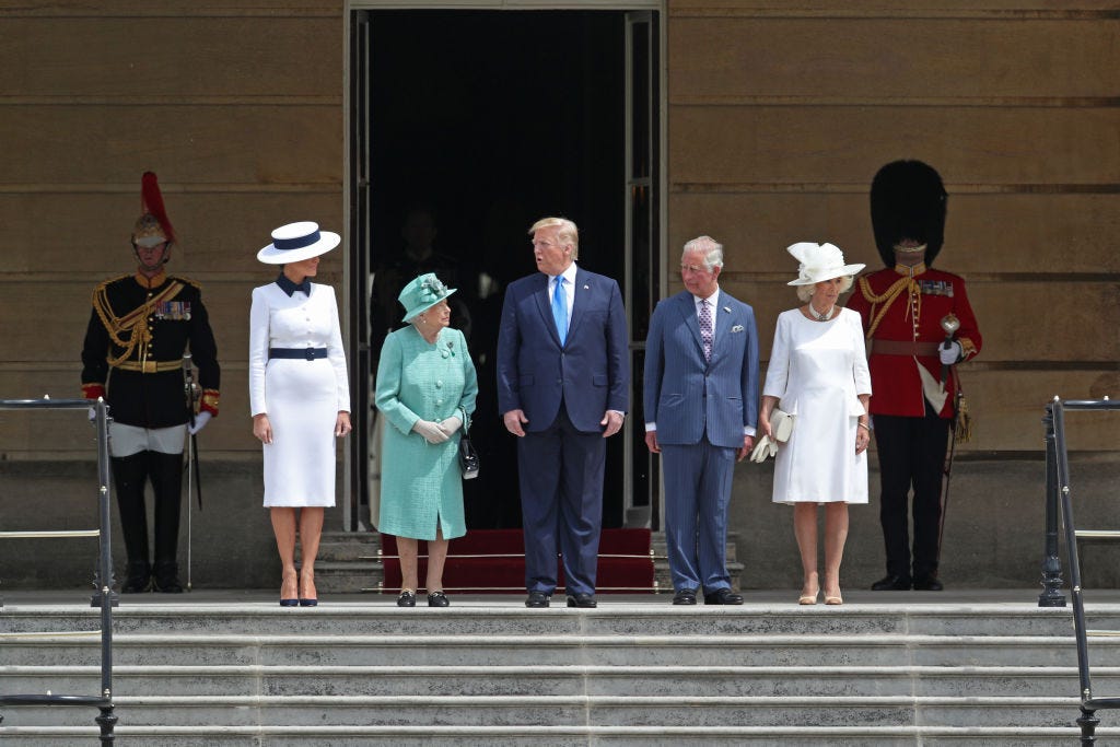 How the Queen Welcomed the Trumps to Buckingham Palace - Trumps Visit ...