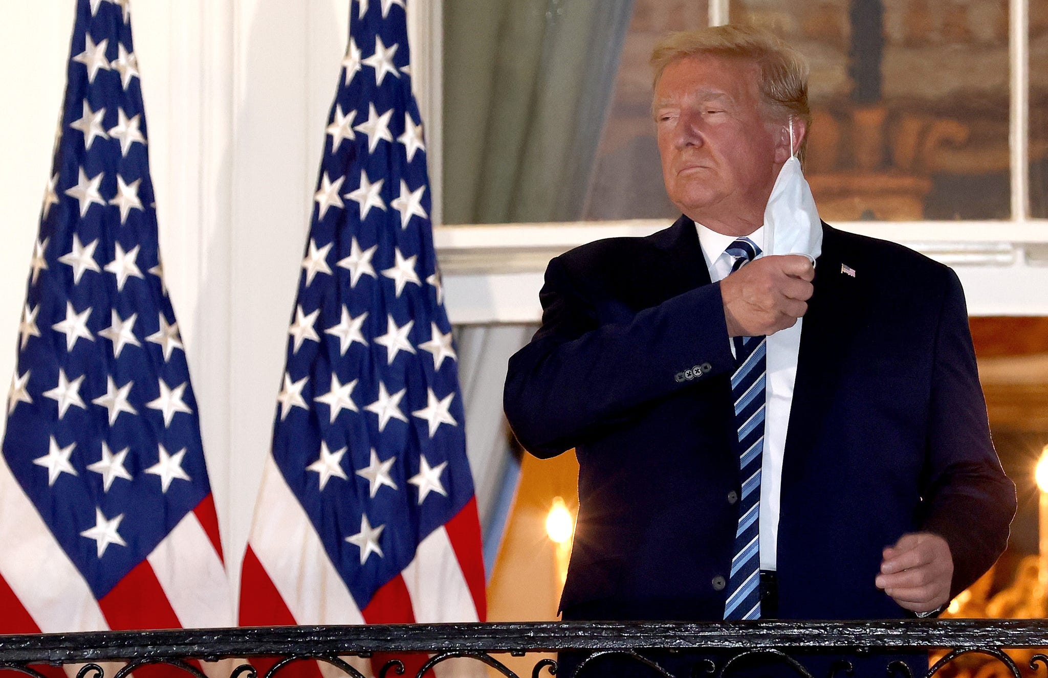 president trump arrives back at white house after stay at walter reed medical center for covid