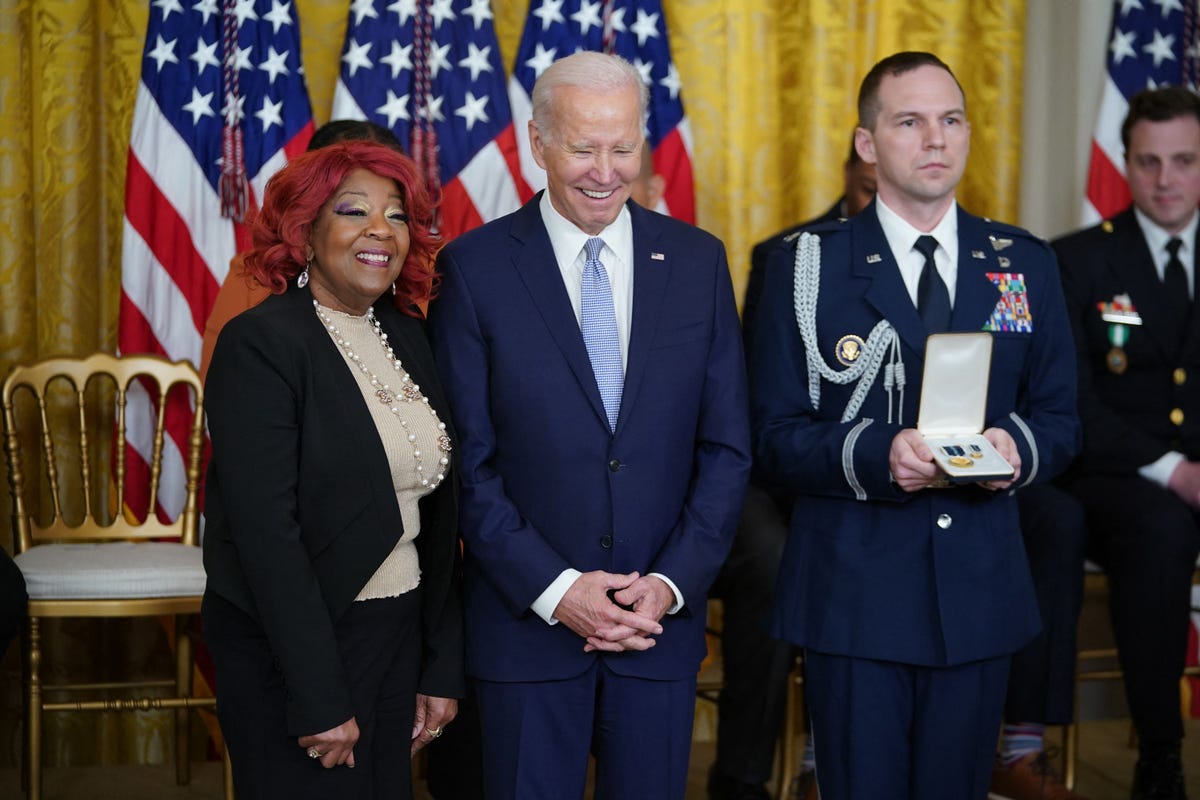 Ruby Freeman and Shaye Moss Receive Presidential Citizens Medal from ...