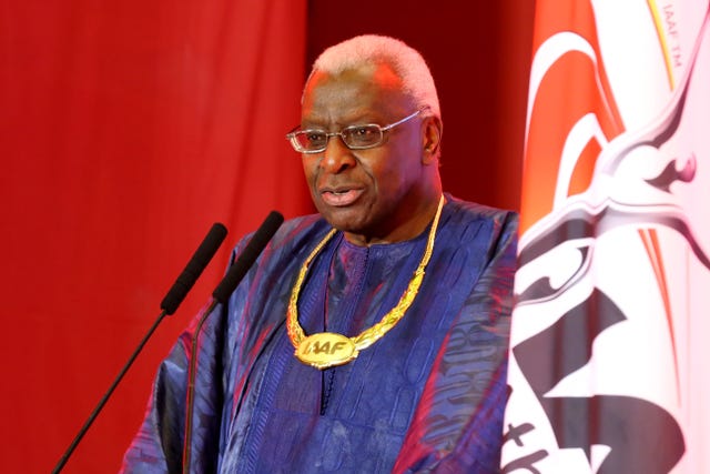 el expresidente de world athletics lamine diack interviene en pekín 2015 ha sido condenado por corrupción