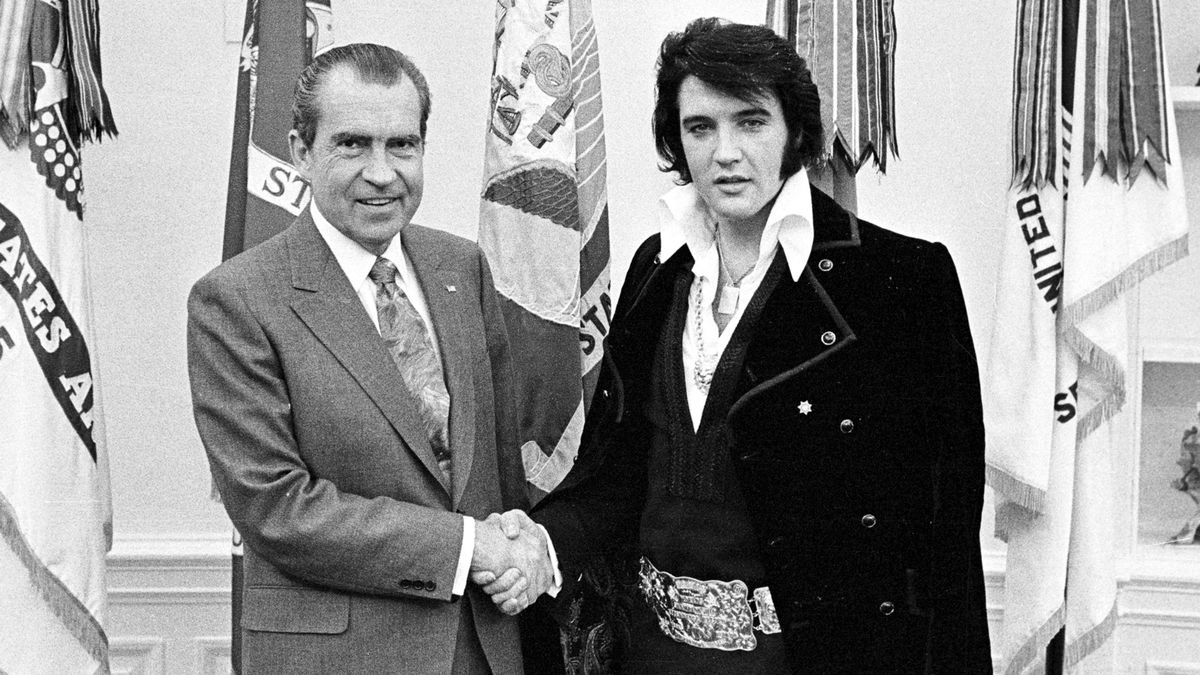 Richard Nixon and Elvis Presley December 21, 1970 at the White House