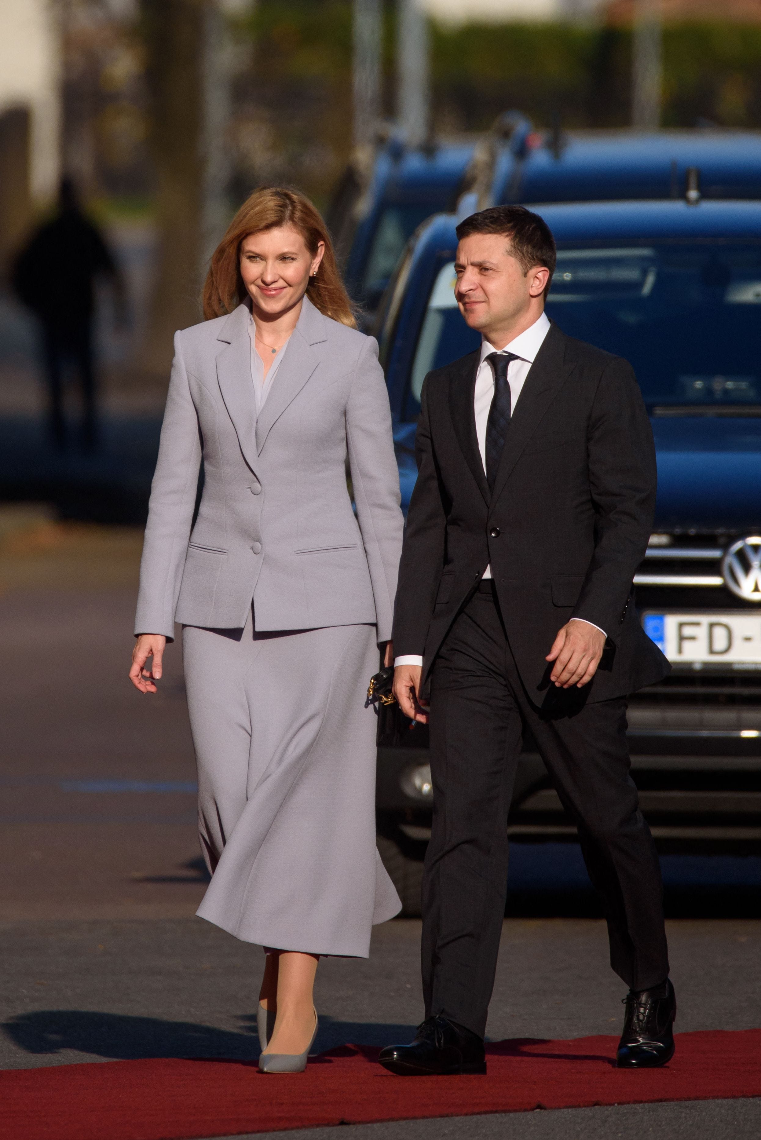 el presidente de ucrania y su esposa durante una visita a lituania