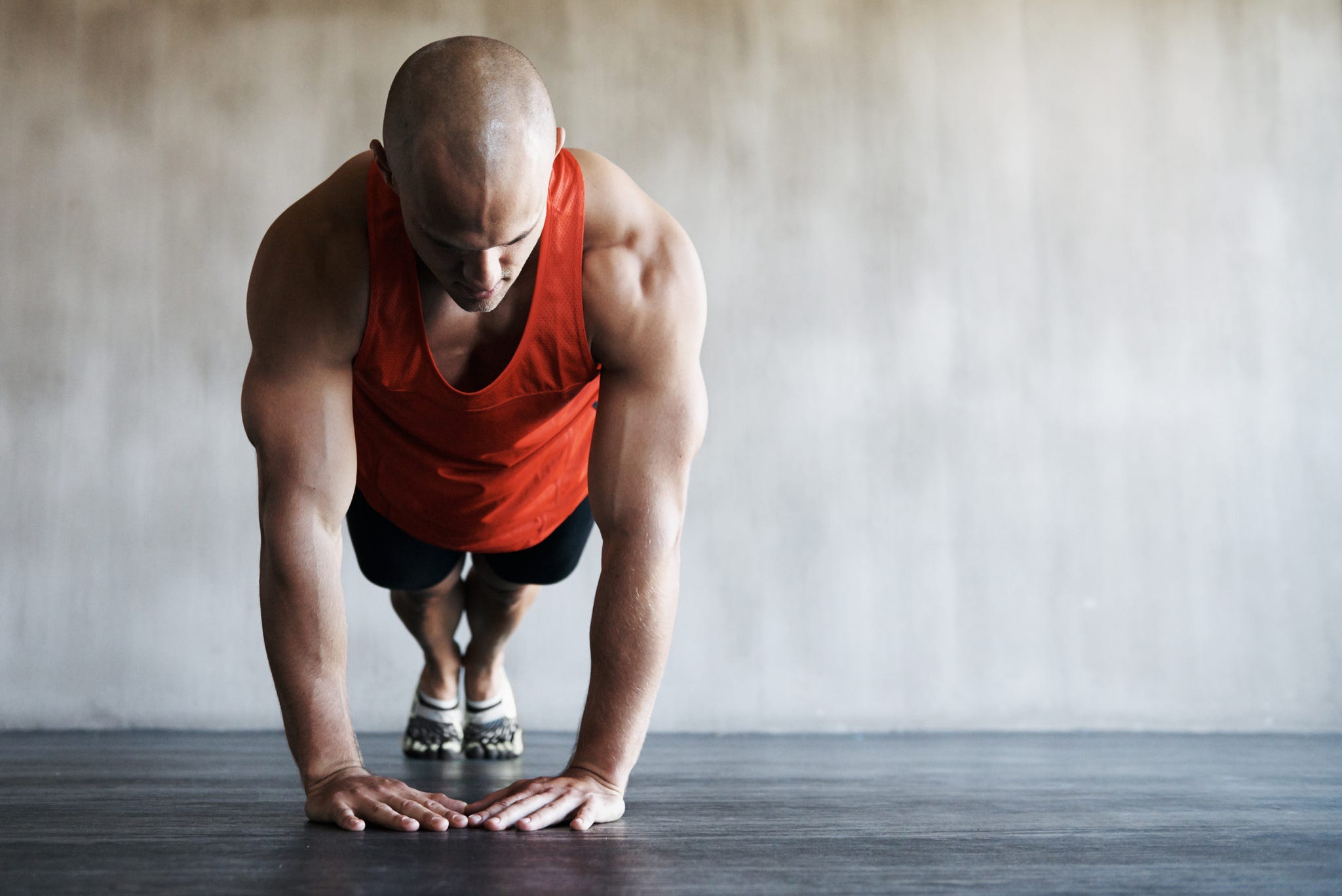 El mejor entrenamiento en casa para tus tríceps - Ejercicios