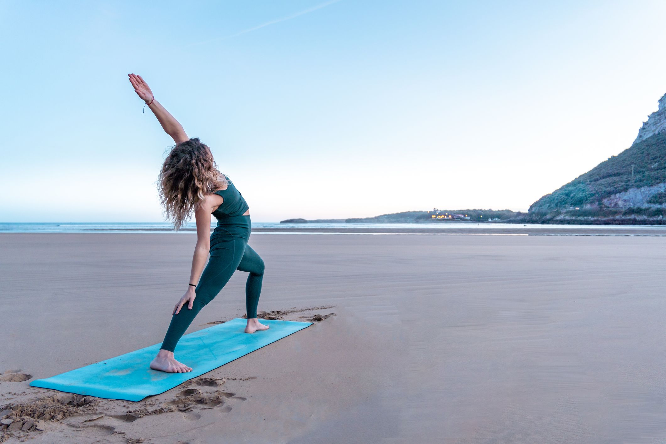 bonen Pelmel zoom Yoga for Weight Loss: Benefits, Types, Poses & More