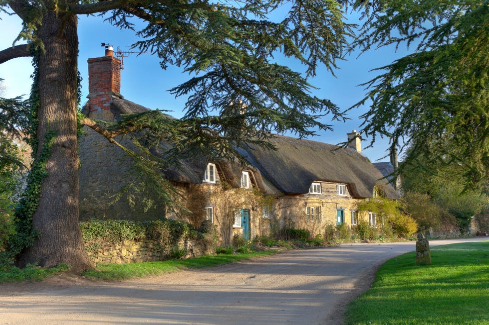 pretty cotswold village