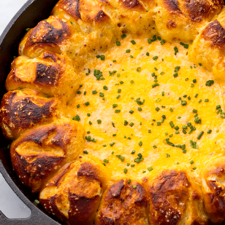 pretzel ring beer cheese dip
