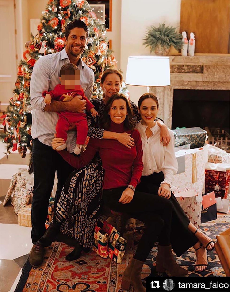 Ana Boyer y su familia