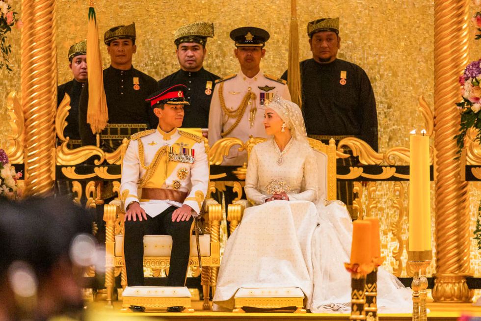 汶萊馬丁王子與王妃阿妮莎婚禮 公主、王妃結婚都穿什麼婚紗？盤點全球皇室婚禮最美的新娘婚紗款式、品牌、禮服故事