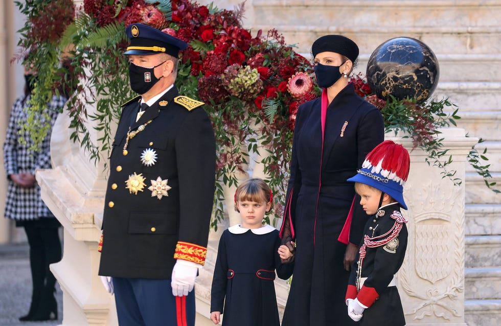 alberto y charlene de mónaco con sus hijos jaime y gabrielle en el día nacional de mónaco, 19 de septiembre de 2020