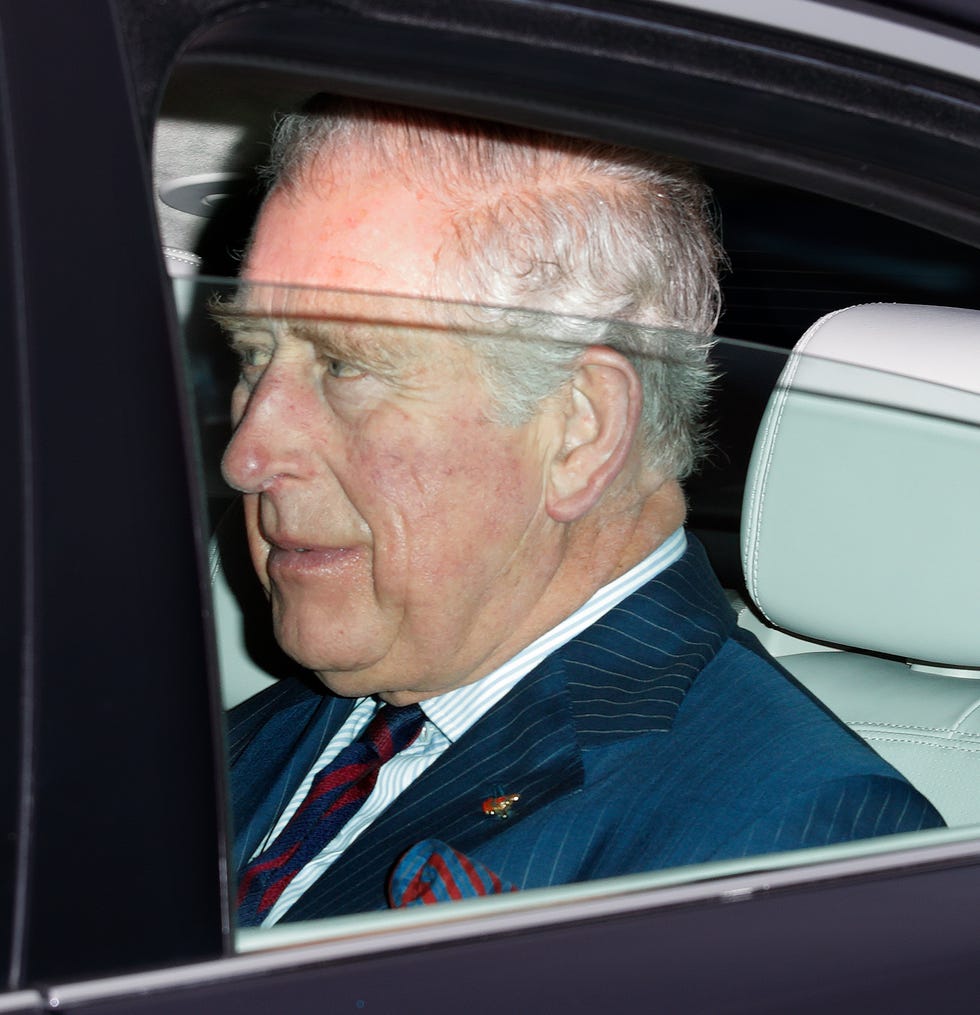 queen's christmas lunch   arrivals