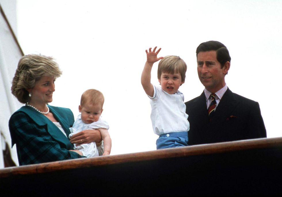 wales family on royal yacht 1985