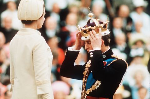Prince Charles, Queen Elizabeth, coronet, investiture, England, Britain, royals