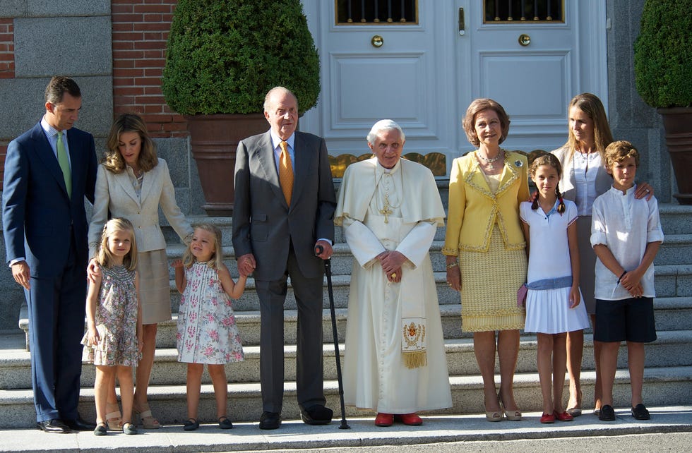 spanish royals meet pope benedict xvi in madrid