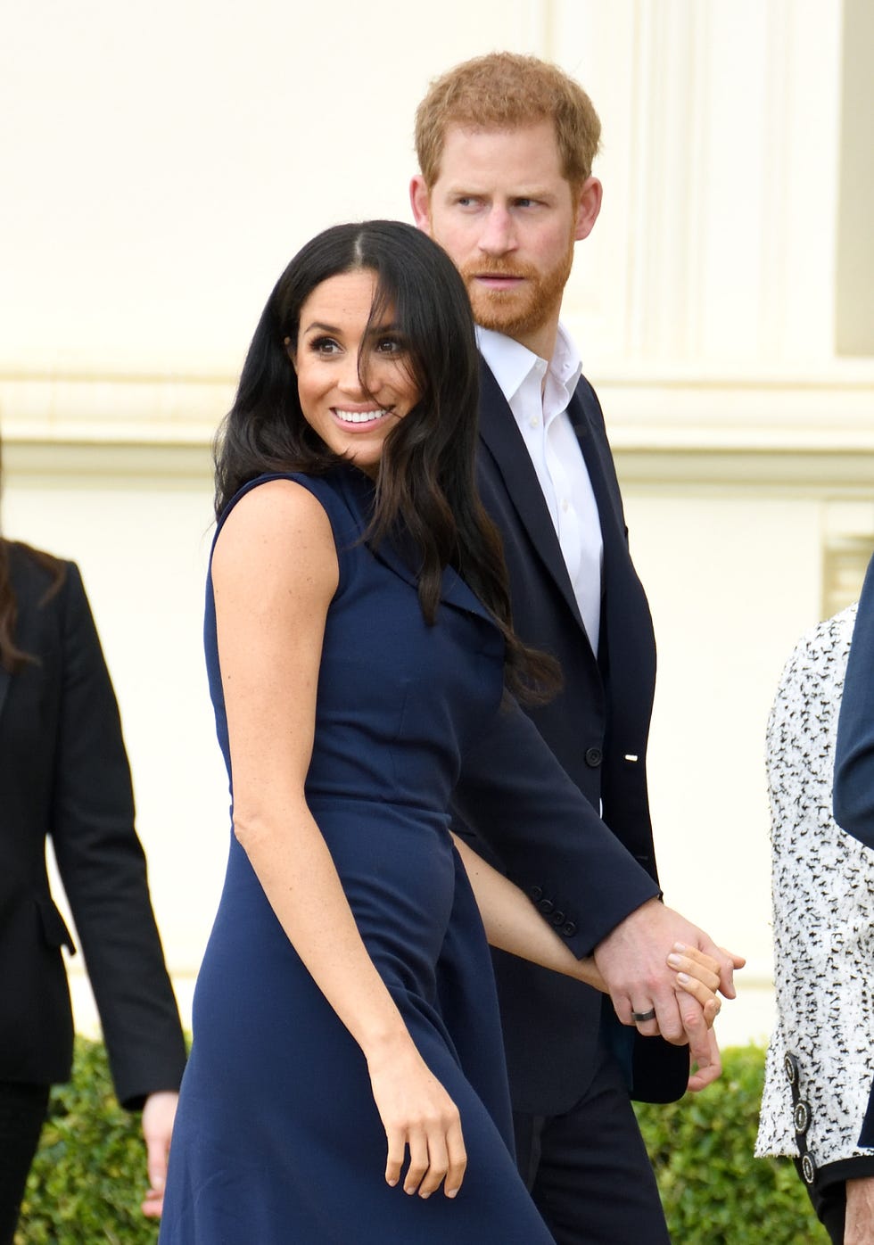 Harry y Meghan, que ya presume de barriguita, visitan el casa del Gobernador de Melbourne