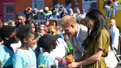 preview for Prince Harry and Meghan Markle Visit the Colorful Bo Kaap Neighborhood of Cape Town