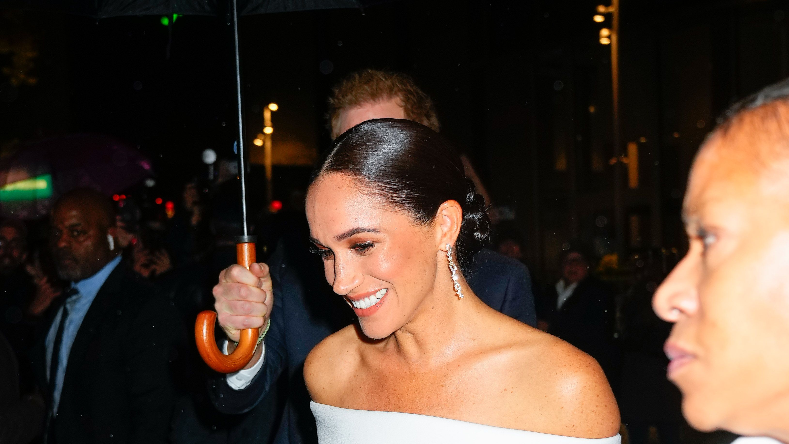Meghan, Duchess of Sussex Wore Louis Vuitton To The Human Rights Ripple Of  Hope Gala
