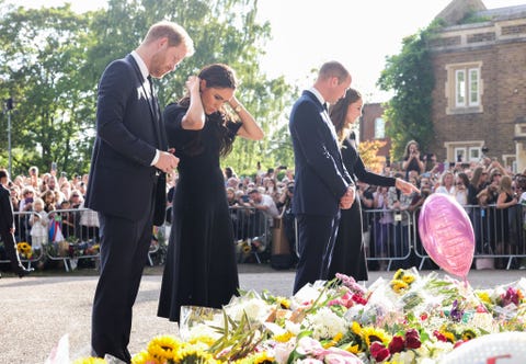 The Prince and Princess of Wales Accompanied By The Duke And Duchess Of Sussex Greet Wellwishers Outside Windsor Castle the prince and princess of wales accompanied by the duke and duchess of sussex greet wellwishers outside windsor castle