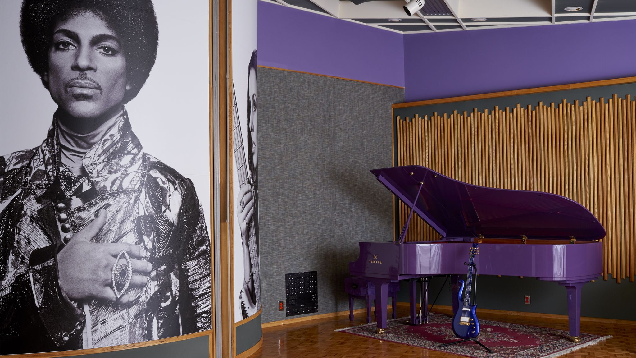 Violet, Purple, Pianist, Room, Technology, Interior design, Furniture, 