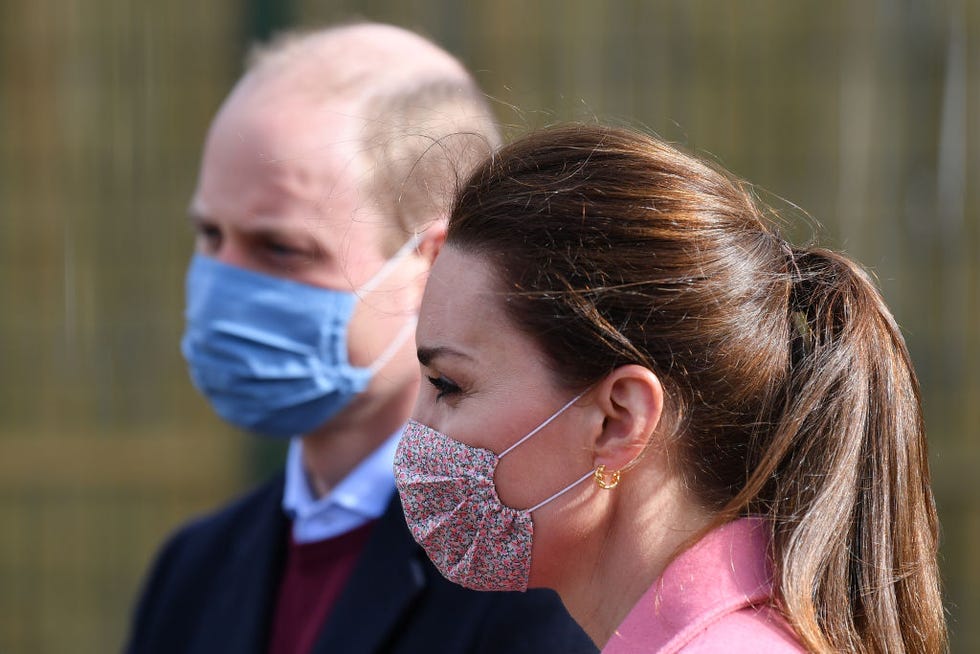 kate middleton gold hoop earrings orelia