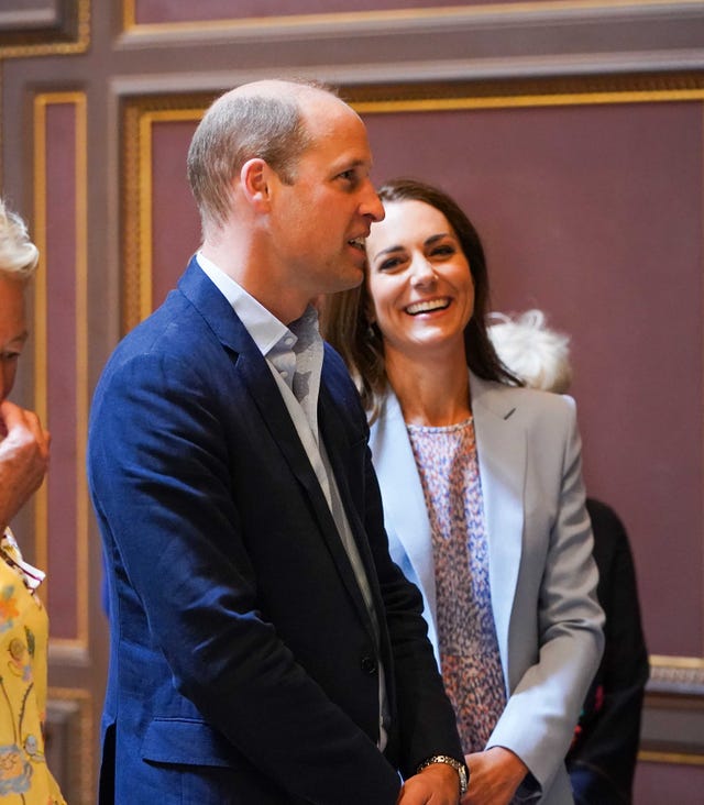 See First Official Joint Portrait of Prince William & Kate Middleton