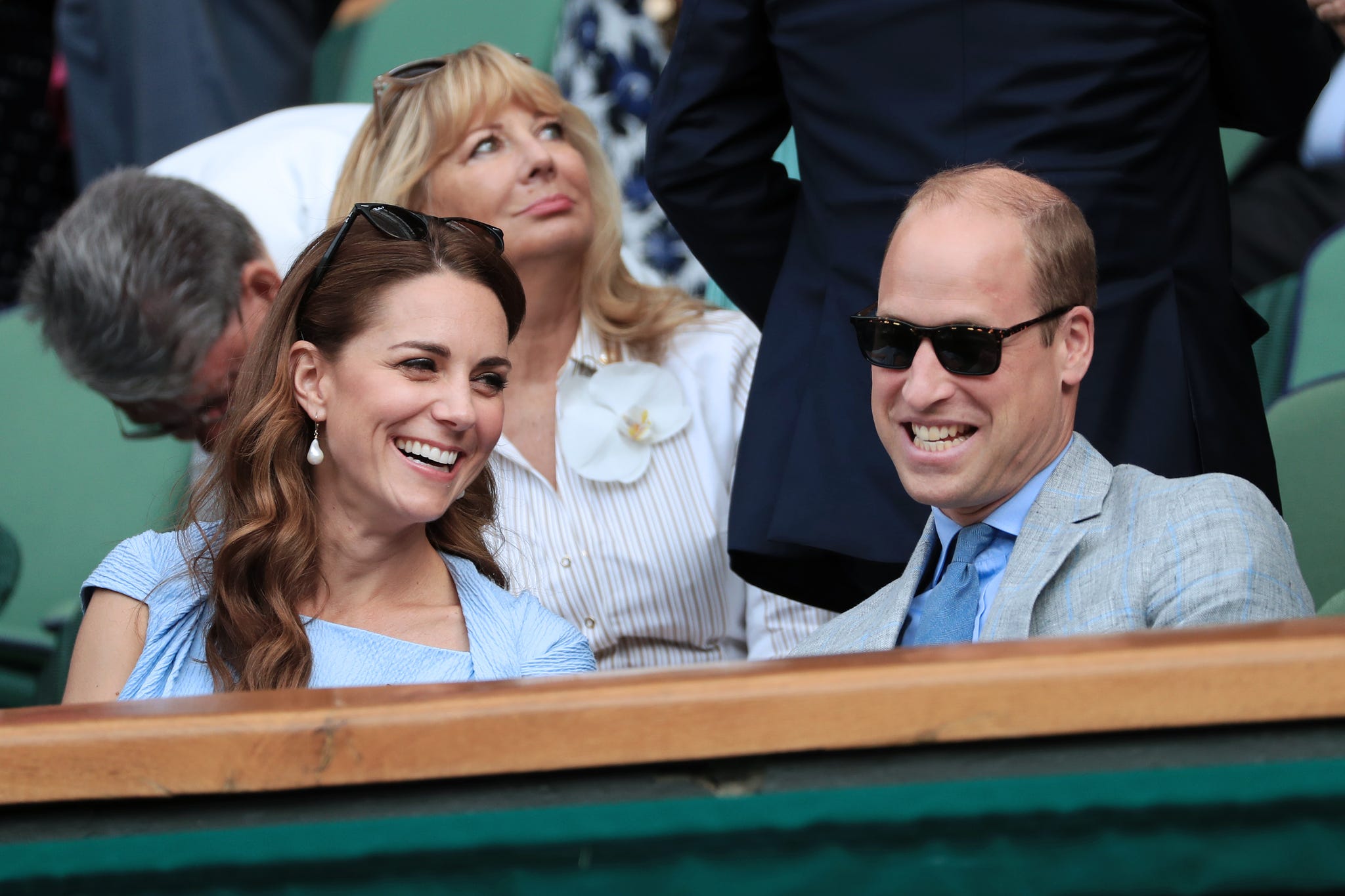 https://hips.hearstapps.com/hmg-prod/images/prince-william-duke-of-cambridge-speaks-to-his-wife-news-photo-1156325956-1565269004.jpg?crop=0.667xw:1.00xh;0.171xw,0&resize=2048:*