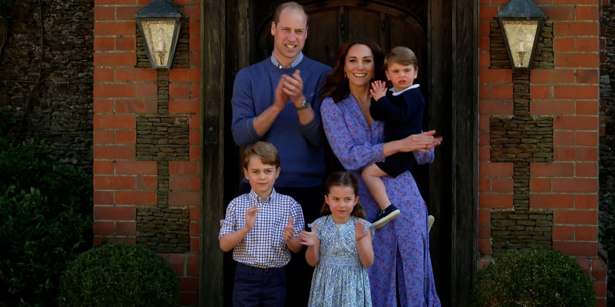 The Duke and Duchess of Cambridge share new family photo for their