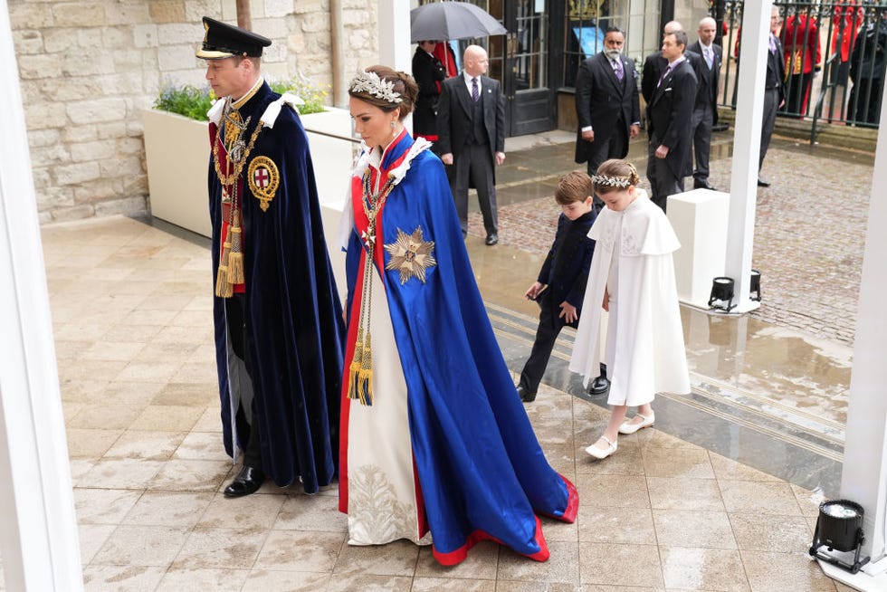 duques de cambridge, guillermo y catalina, y sus hijos, louise y carlota