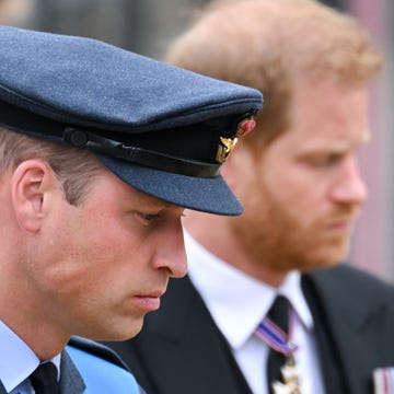 prins william en prins harry tijdens de uitvaart van koningin elizabeth