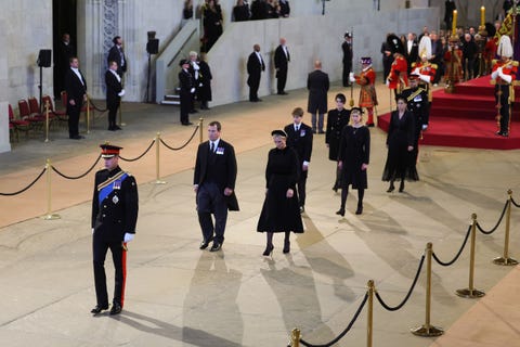 queen elizabeth ii's grandchildren mount vigil at westminster hall