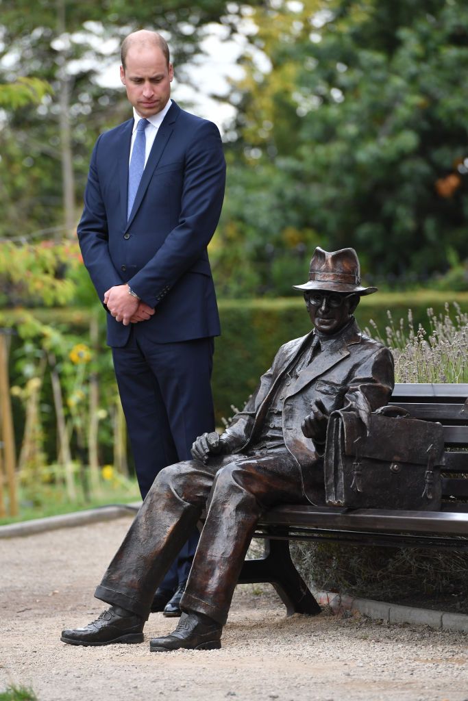 Prince William statue reveal