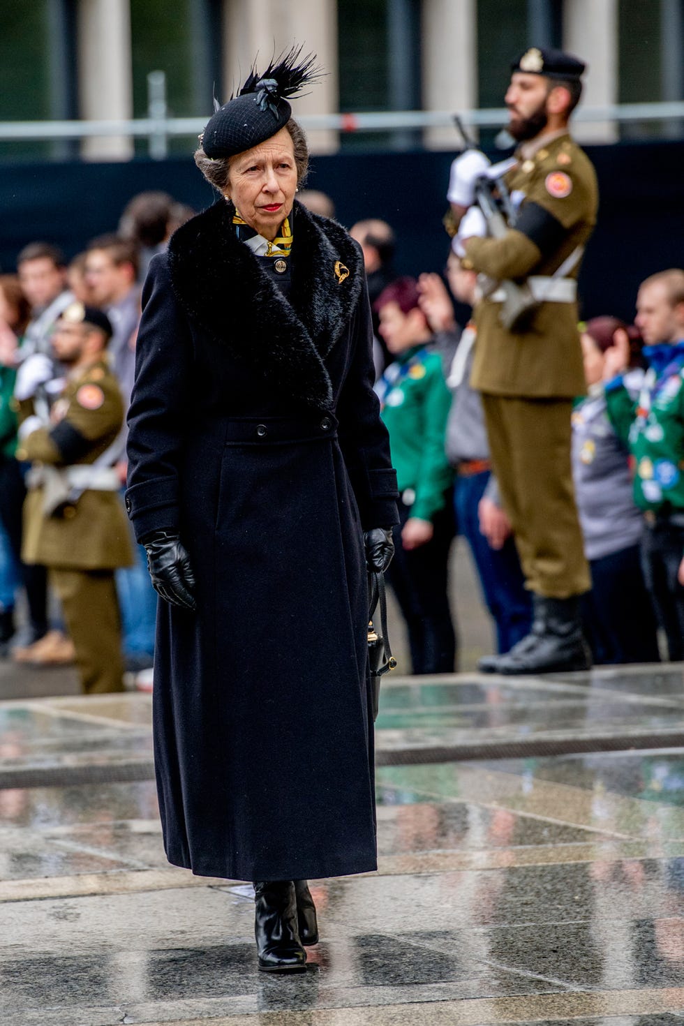 street fashion, fashion, outerwear, human, headgear, dress, coat, fur, overcoat, street,