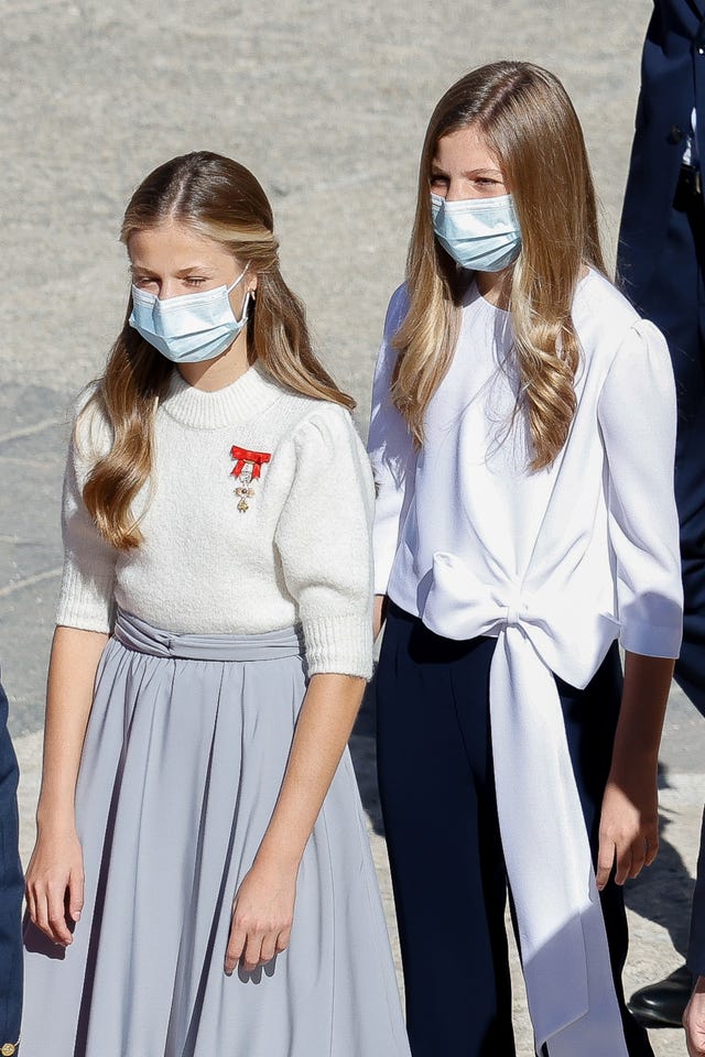 la princesa leonor y la infanta sofía apuestan por looks 'trendy' para la fiesta nacional